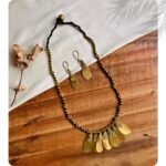 Handcrafted Odisha Tribal Dhokra Leaf Cluster Necklace with Earrings – Kuni